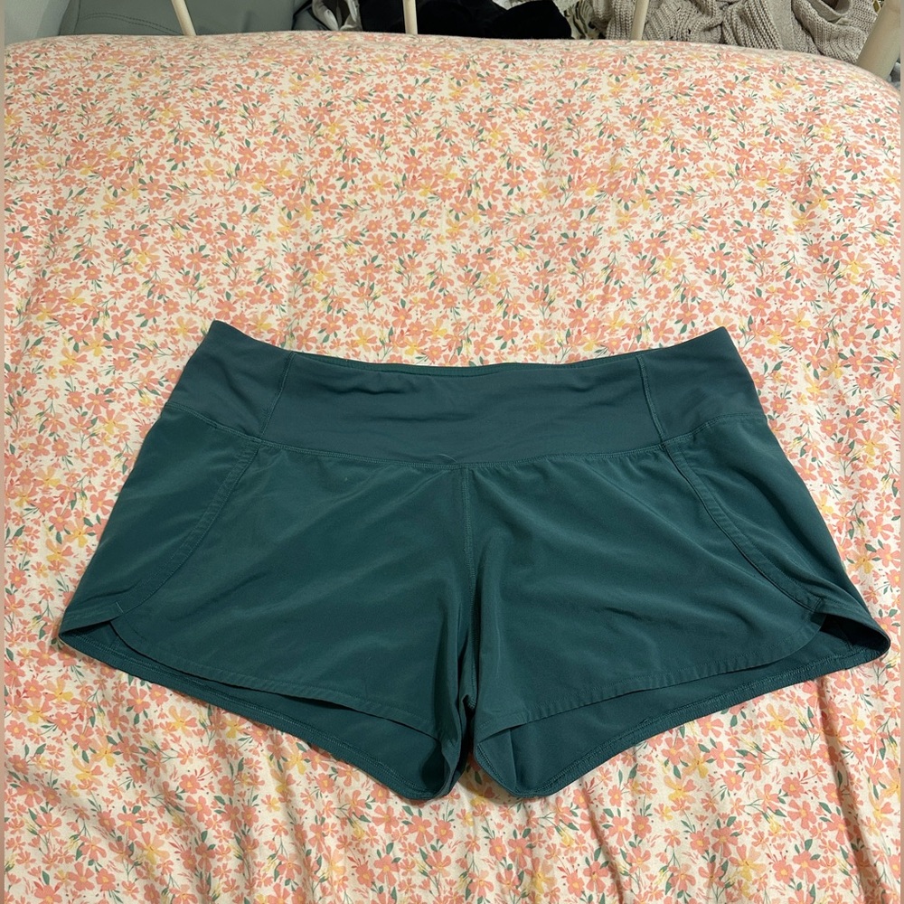 Lululemon Speed Up 4 inch shorts